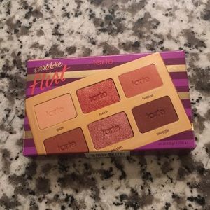 Tarte tartelette flirt palette